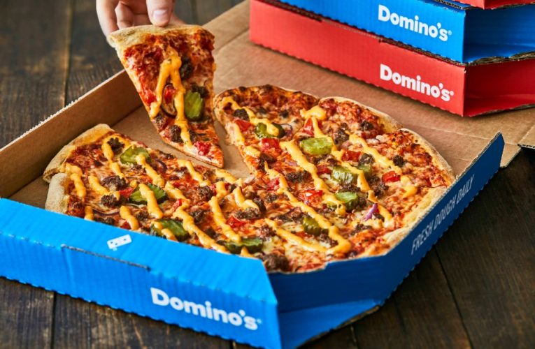 Domino's wird 500 weitere Filialen eröffnen und 17.000 Arbeitsplätze schaffen, da der Pizzaumsatz im vergangenen Jahr 1,3 Milliarden Pfund erreichte